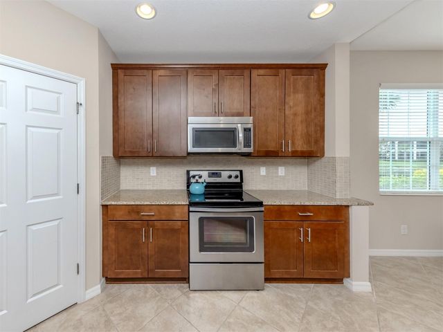 141 BELLA VISTA TERRACE 34A, North Venice, FL 34275