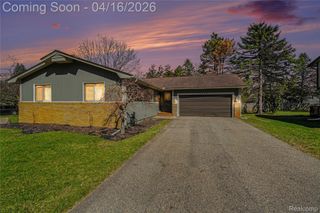 5238 Kristi Lane, Commerce Charter Township, MI 48382