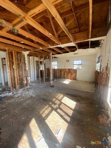 107 Franklin Street, Luling, TX 78648