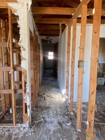 107 Franklin Street, Luling, TX 78648