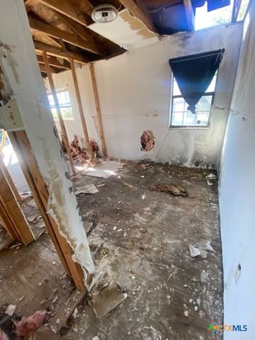 107 Franklin Street, Luling, TX 78648