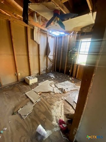 107 Franklin Street, Luling, TX 78648