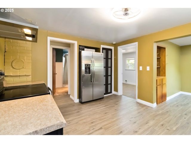 546 4TH Ave Sw, Castle Rock, WA 98611