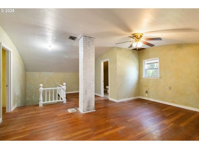 546 4TH Ave Sw, Castle Rock, WA 98611