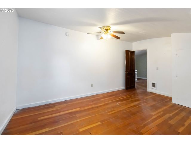 546 4TH Ave Sw, Castle Rock, WA 98611