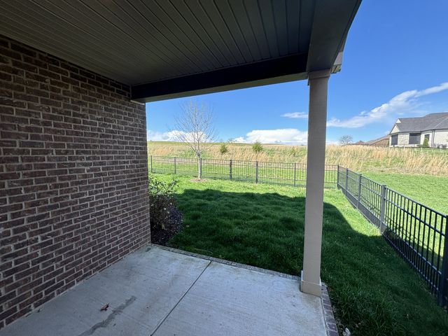 1043 Fenner Ln, Gallatin, TN 37066