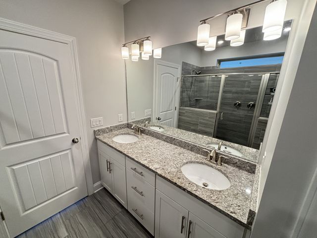 1043 Fenner Ln, Gallatin, TN 37066