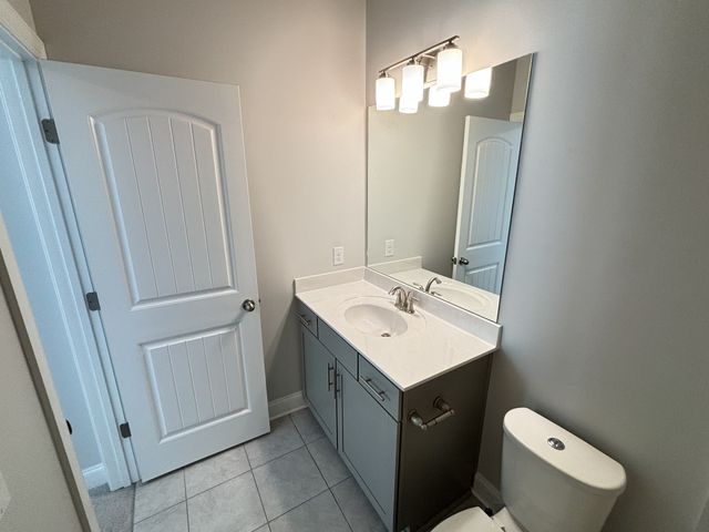 1043 Fenner Ln, Gallatin, TN 37066