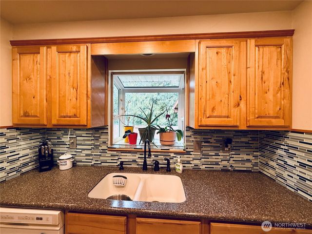 105 Timberline Drive, Castle Rock, WA 98611