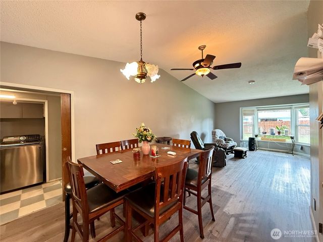 105 Timberline Drive, Castle Rock, WA 98611
