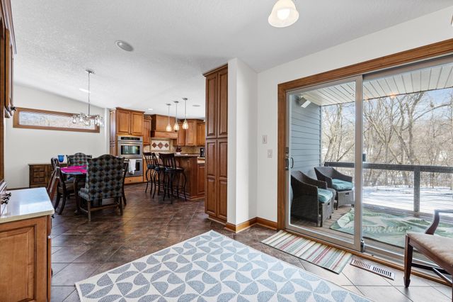 16800 Creek Ridge Trail, Minnetonka, MN 55345