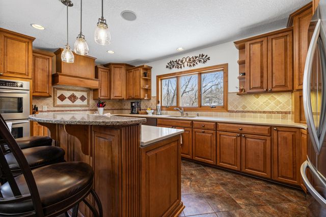 16800 Creek Ridge Trail, Minnetonka, MN 55345