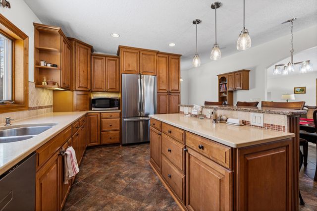 16800 Creek Ridge Trail, Minnetonka, MN 55345