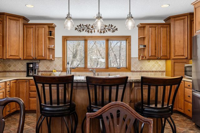 16800 Creek Ridge Trail, Minnetonka, MN 55345