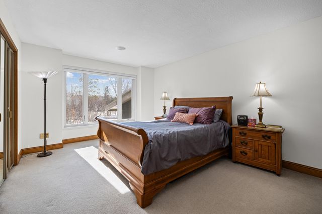 16800 Creek Ridge Trail, Minnetonka, MN 55345