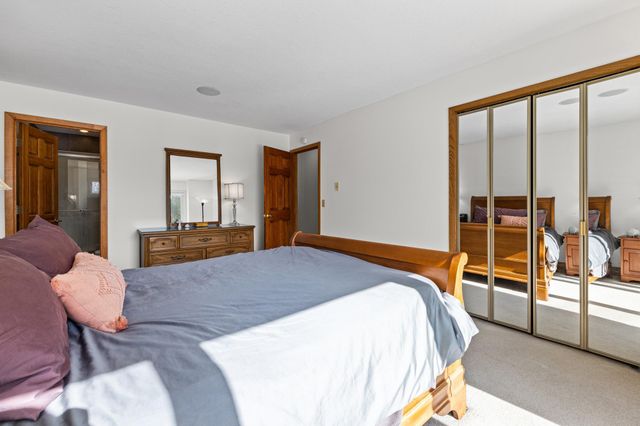 16800 Creek Ridge Trail, Minnetonka, MN 55345