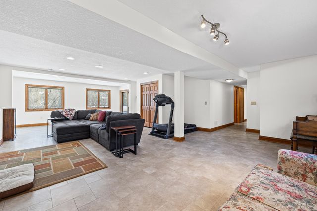 16800 Creek Ridge Trail, Minnetonka, MN 55345