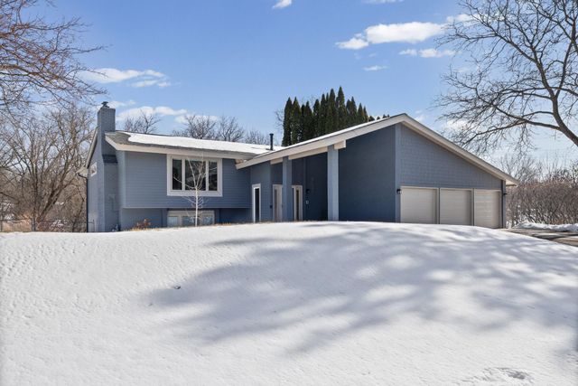 16800 Creek Ridge Trail, Minnetonka, MN 55345