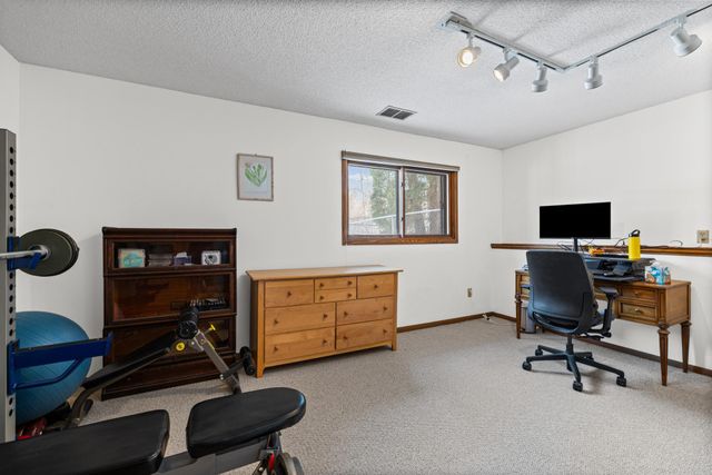 16800 Creek Ridge Trail, Minnetonka, MN 55345