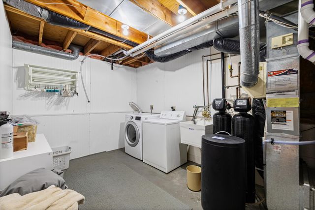 16800 Creek Ridge Trail, Minnetonka, MN 55345