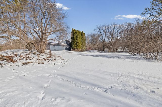 16800 Creek Ridge Trail, Minnetonka, MN 55345