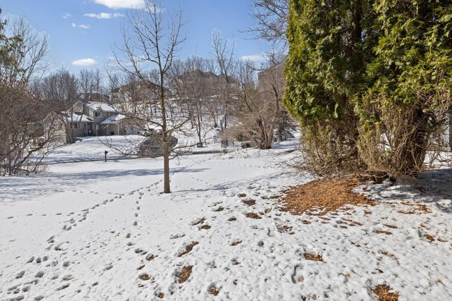 16800 Creek Ridge Trail, Minnetonka, MN 55345