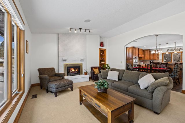 16800 Creek Ridge Trail, Minnetonka, MN 55345