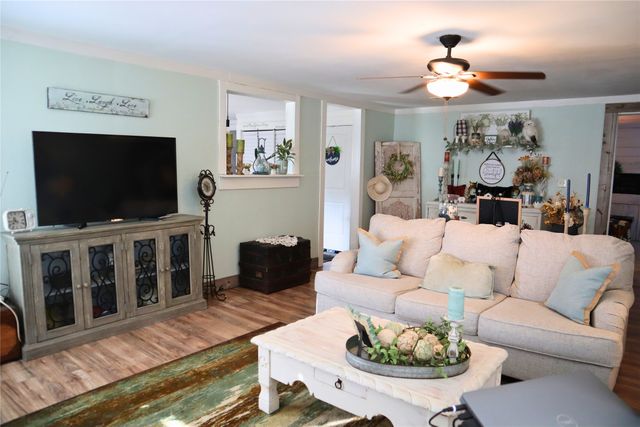 560 Harlan Road, Combine, TX 75159