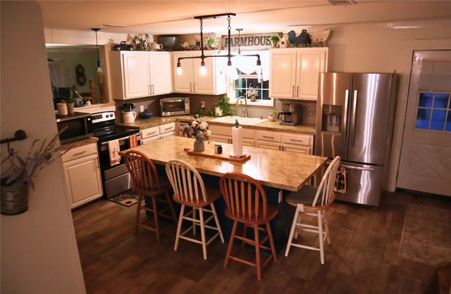 560 Harlan Road, Combine, TX 75159