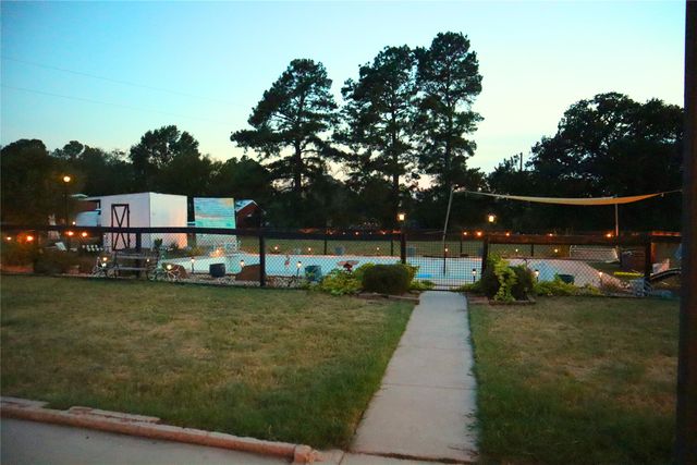 560 Harlan Road, Combine, TX 75159