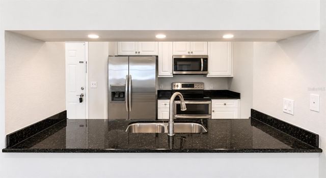 1064 N TAMIAMI TRAIL 1304, Sarasota, FL 34236