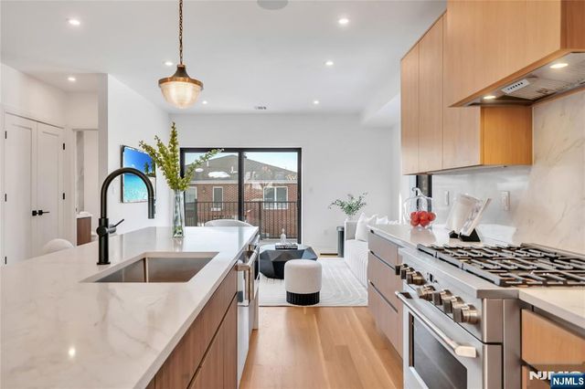 267 13th Street, Palisades Park, NJ 07650