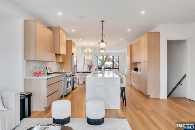 267 13th Street, Palisades Park, NJ 07650