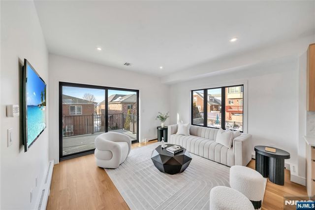 267 13th Street, Palisades Park, NJ 07650