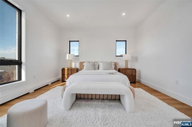 267 13th Street, Palisades Park, NJ 07650