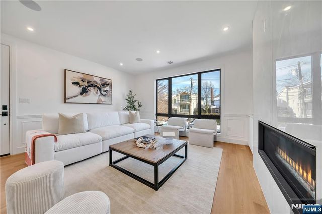 267 13th Street, Palisades Park, NJ 07650