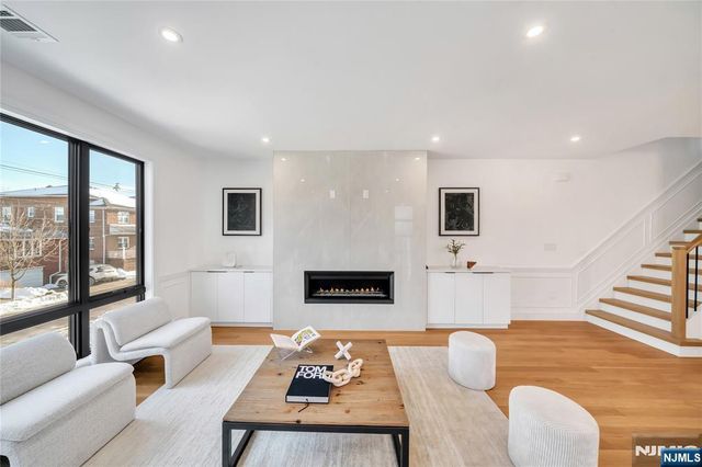 267 13th Street, Palisades Park, NJ 07650