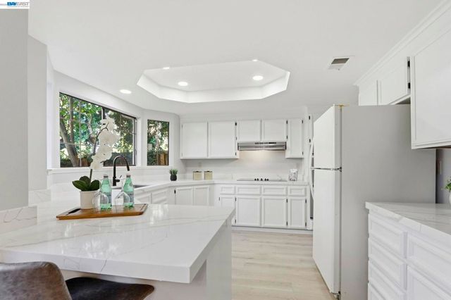 377 S Bernardo Ave, Sunnyvale, CA 94086