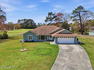 104 Greenview Court, Hampstead, NC 28443