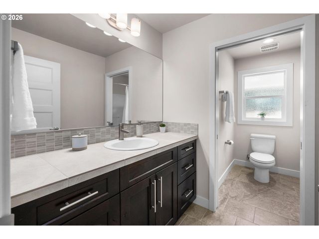 9465 Sw MOONSTONE Ter, Beaverton, OR 97007