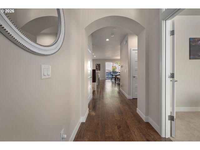 9465 Sw MOONSTONE Ter, Beaverton, OR 97007
