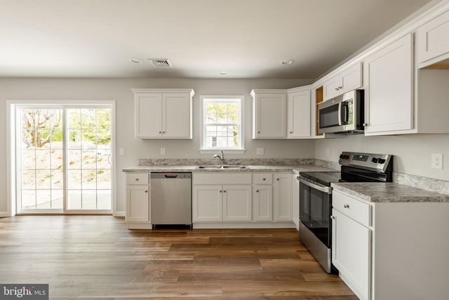 313 W WATER ST, Annville, PA 17003