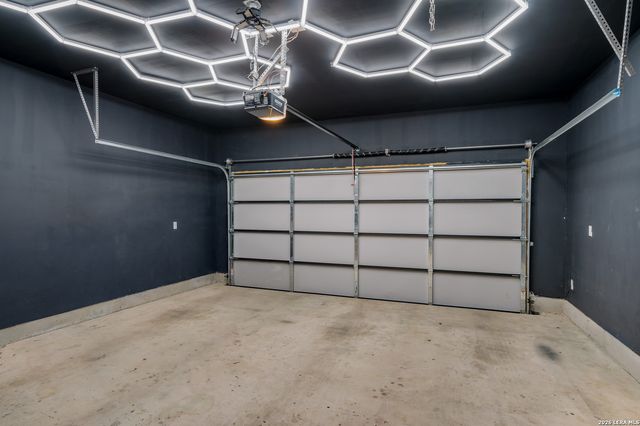 2403 PINK PEARL DR, San Antonio, TX 78224