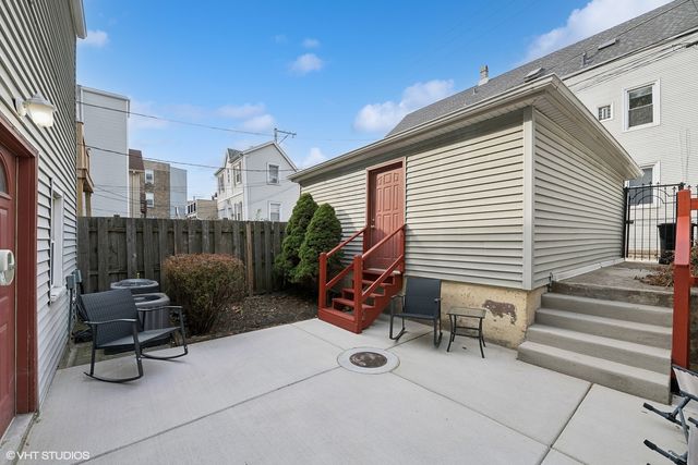 2076 N Campbell Avenue, Chicago, IL 60647