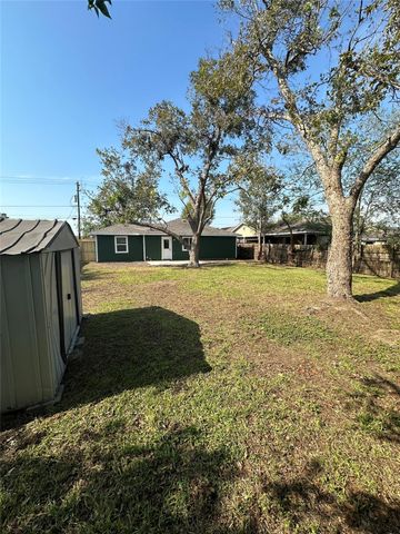 1041 Evanston Street, Houston, TX 77015