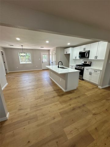 1041 Evanston Street, Houston, TX 77015
