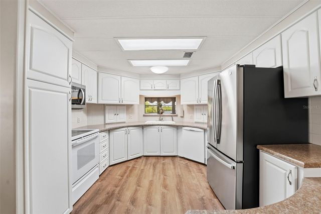 130 ISLAND POINT ROAD, North Port, FL 34287