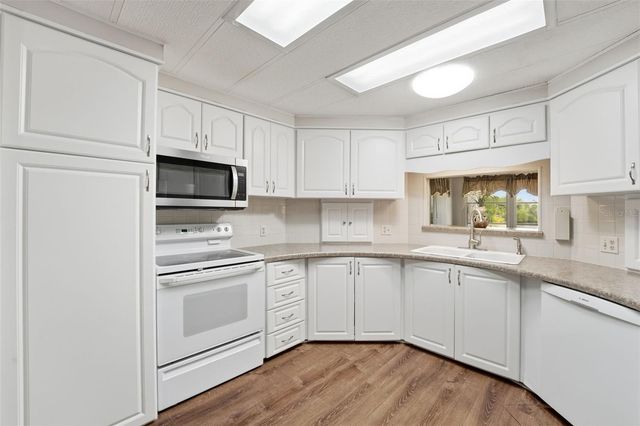 130 ISLAND POINT ROAD, North Port, FL 34287