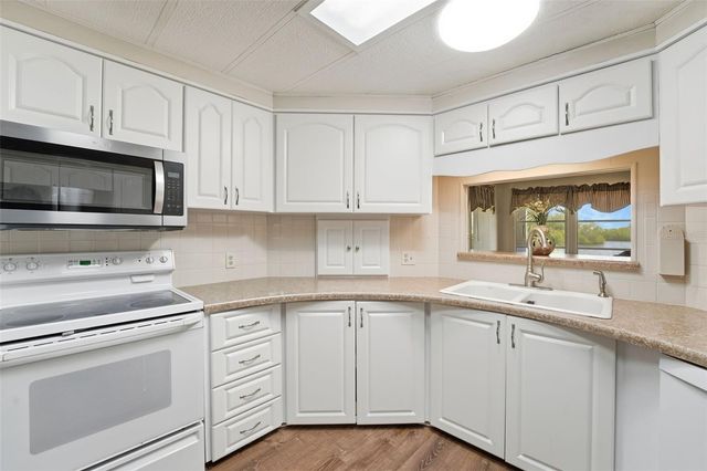 130 ISLAND POINT ROAD, North Port, FL 34287