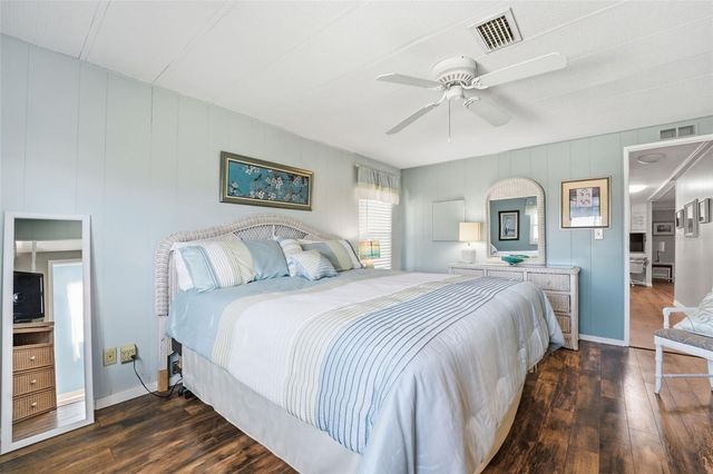 130 ISLAND POINT ROAD, North Port, FL 34287